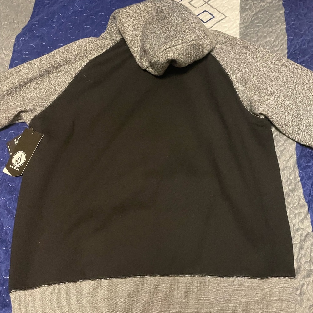 Volcom Sweatshirt - Picture 3 of 4